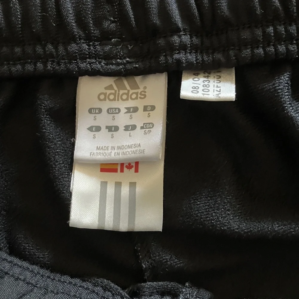 EUC Y2K/Vintage Adidas athletic shorts | Women’s Small - Picture 3 of 4